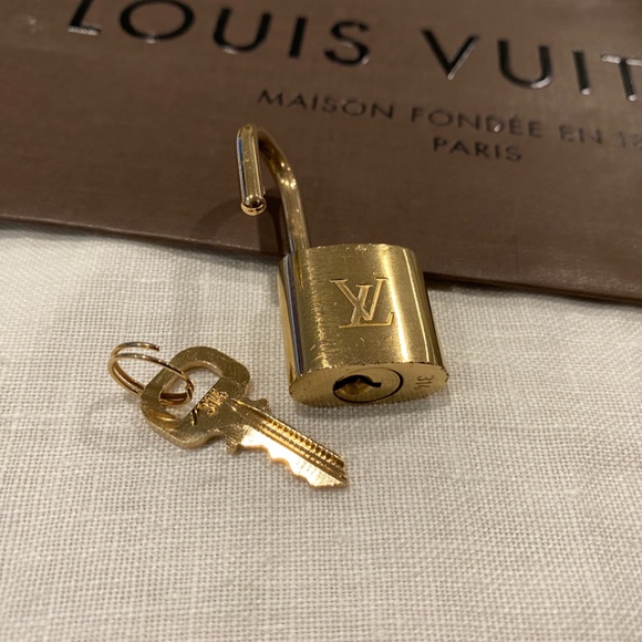 Louis Vuitton Brass Lock and Key - Picture 9 of 15